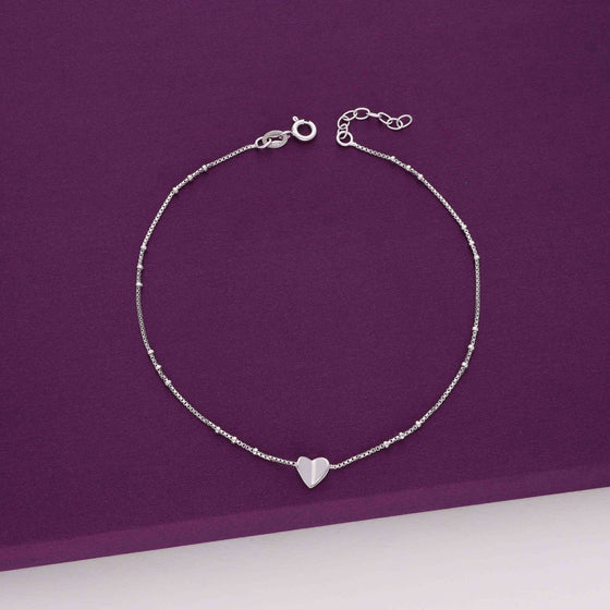 STYLISHLY SLEEK SILVER HEART ANKLET