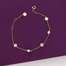  Sterling White Chic Clover Bracelet