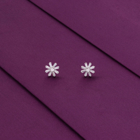 TRENDY FLORAL ZIRCON SILVER CASUAL STUD EARRINGS