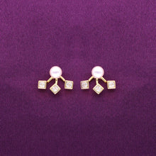  Sterling Pearly Elegance Stud Earring