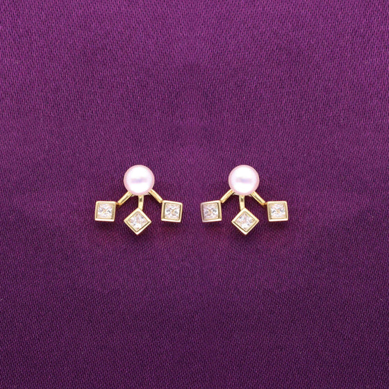 Sterling Pearly Elegance Stud Earring