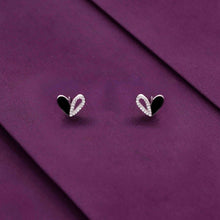  Minimalistic Zircon Heart Stud Earrings