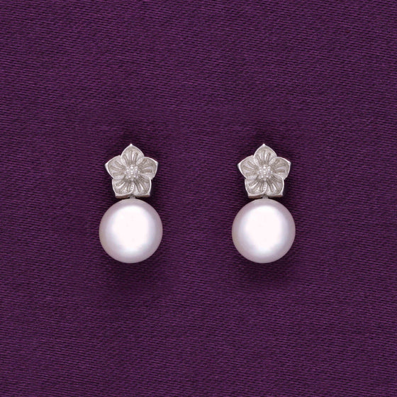 Graceful Argent Pearl Silver Earrings