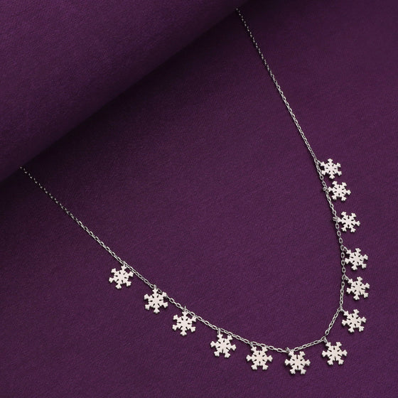 Strand of Snowflakes Casual Silver Necklace