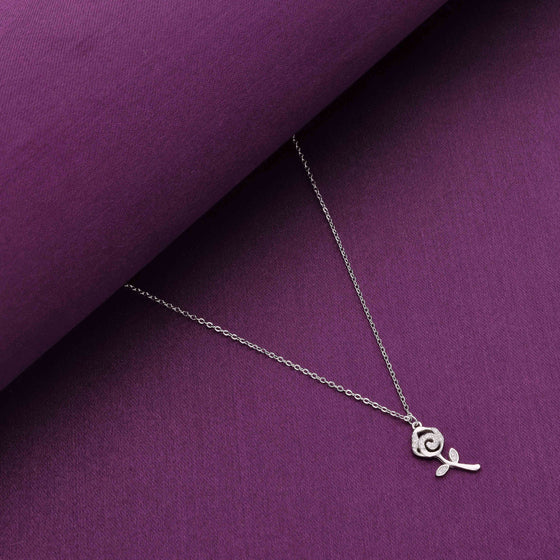 A Rosy Radiance of Love Casual Silver Chain Necklace