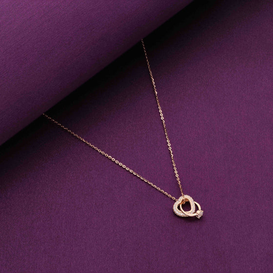 A Hearty Circle of Love Casual Silver Chain Necklace