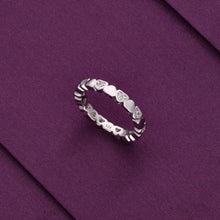  Stunningly Lined Up Hearts Silver Ring