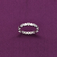 Stunningly Lined Up Hearts Silver Ring