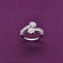  A Sparkling Unison Zircon Studded Silver Ring